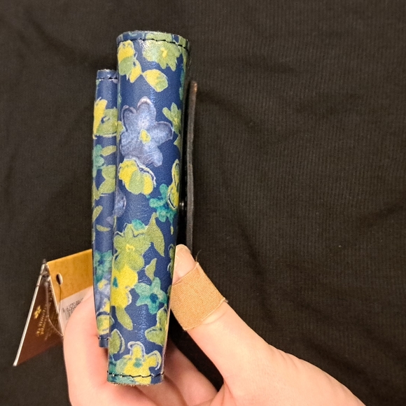 NWT Patricia Nash "Denim Blues" Reiti Wallet - Picture 11 of 16